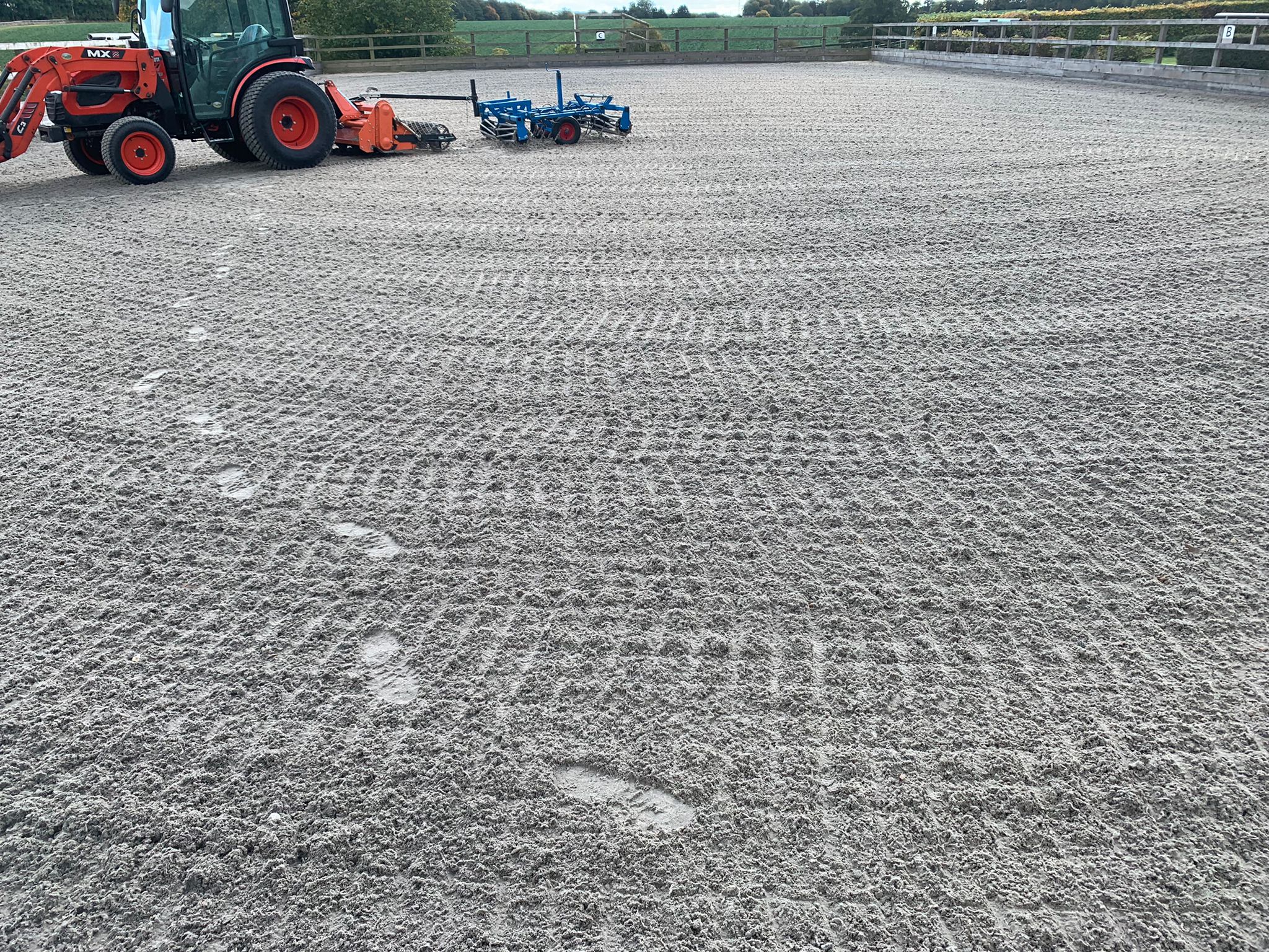 Maintaining equestrian surface